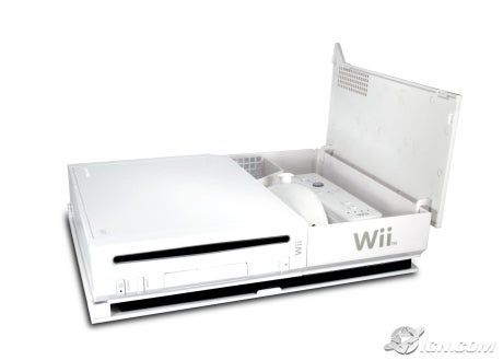 pelican-wii-console-stand-20070521040535733-000.jpg