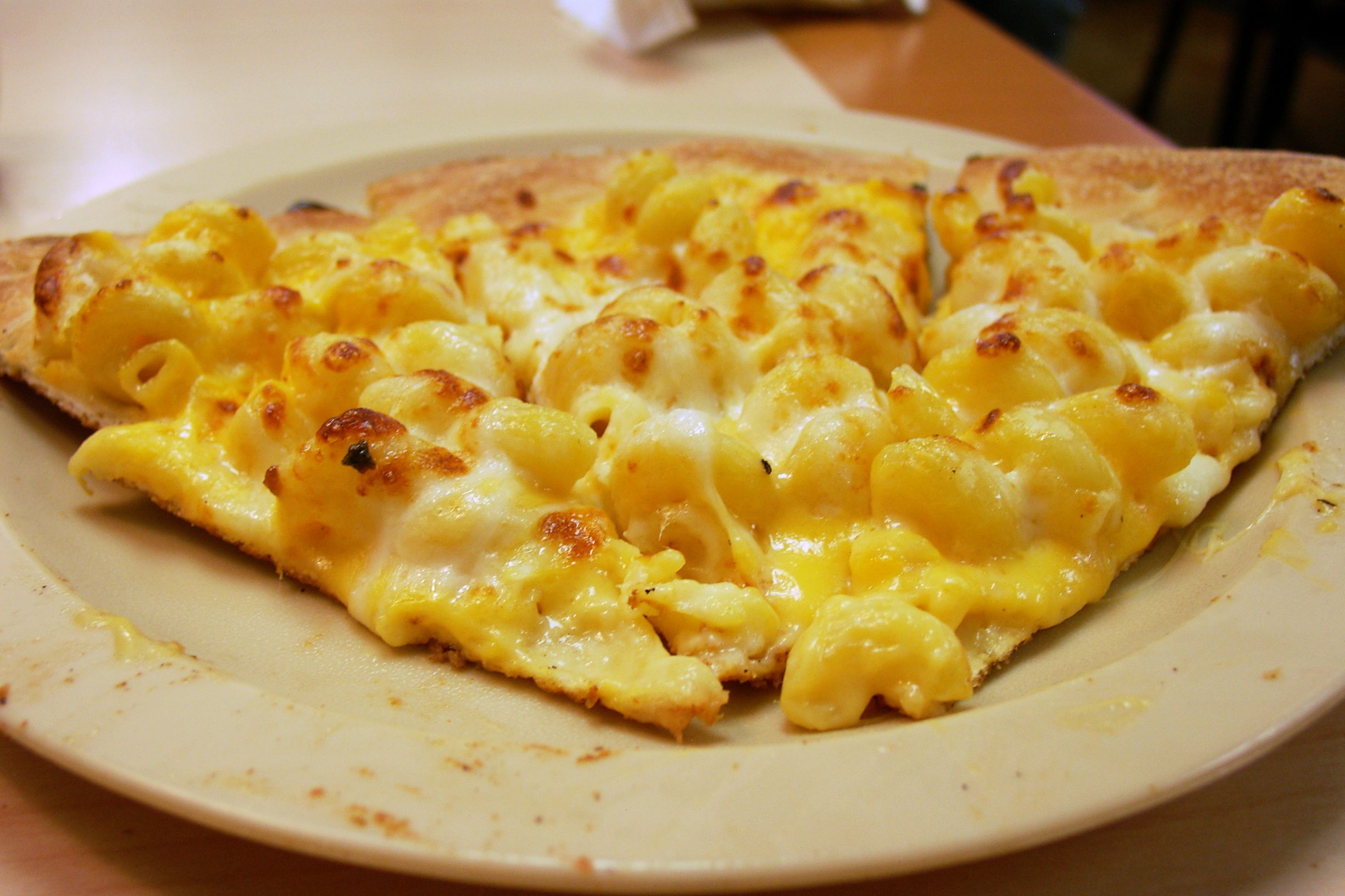 Cicis-Mac&Cheese-Pizza.jpg